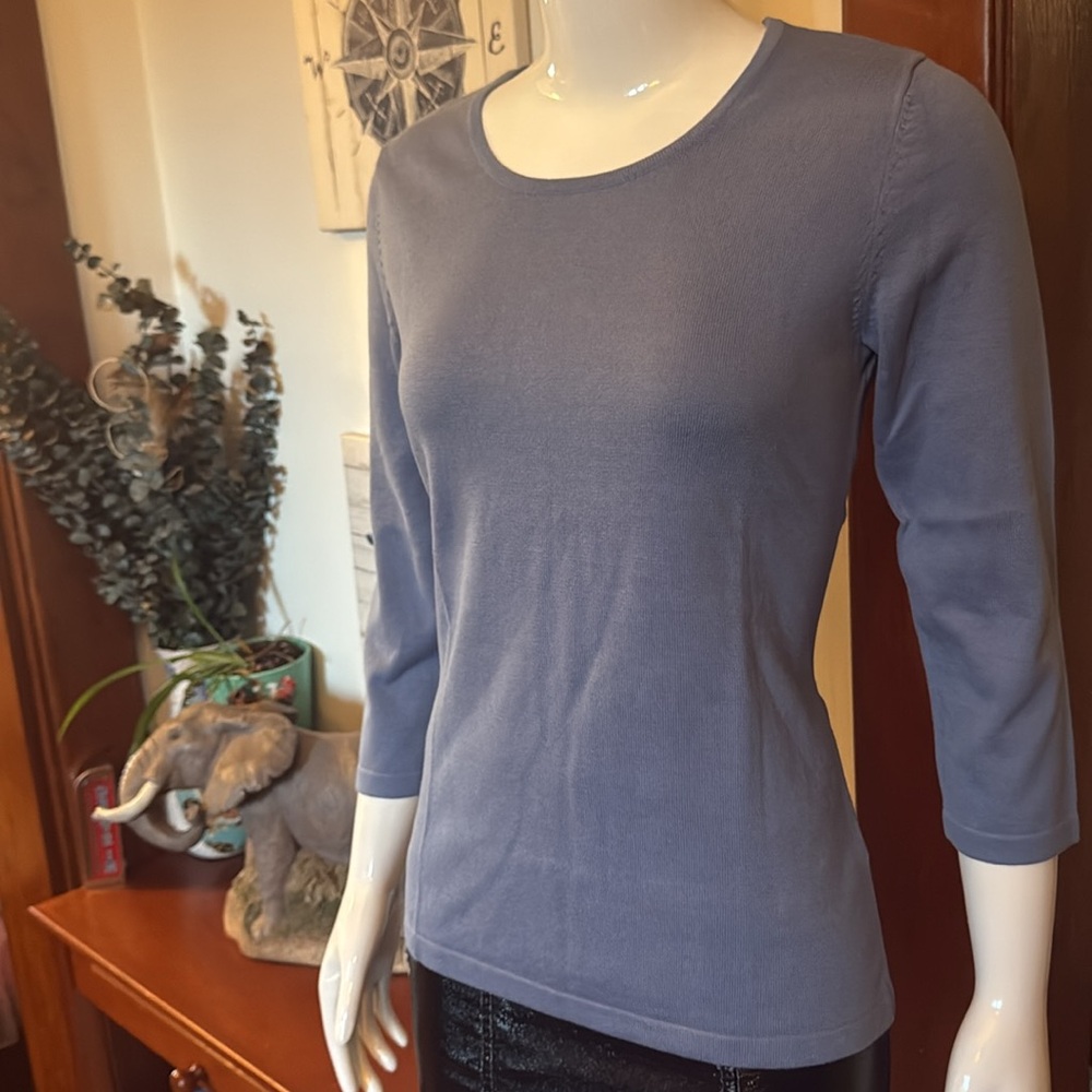 NWT northern reflections size small Women's Blue Top